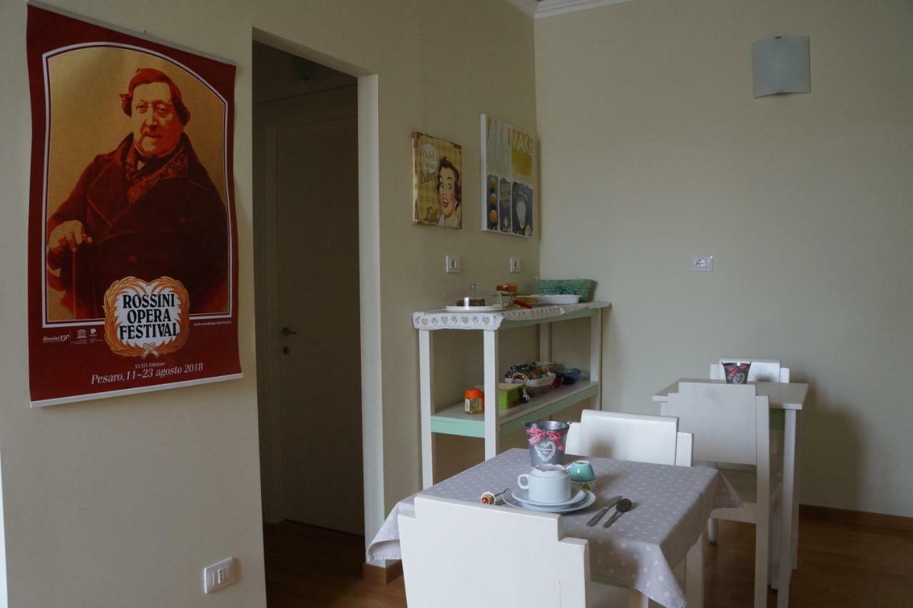 Il Vicolo 48 Bed & Breakfast Pesaro Luaran gambar