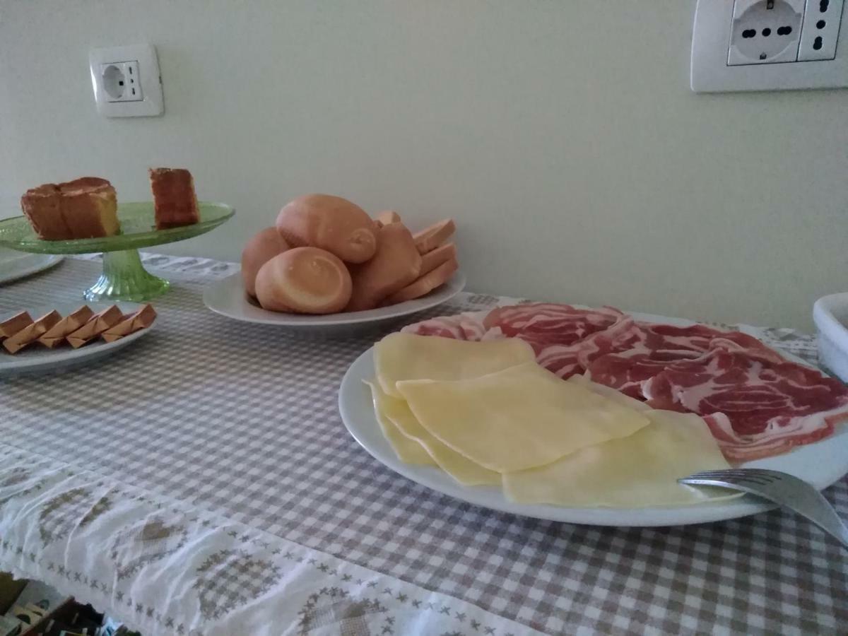 Il Vicolo 48 Bed & Breakfast Pesaro Luaran gambar